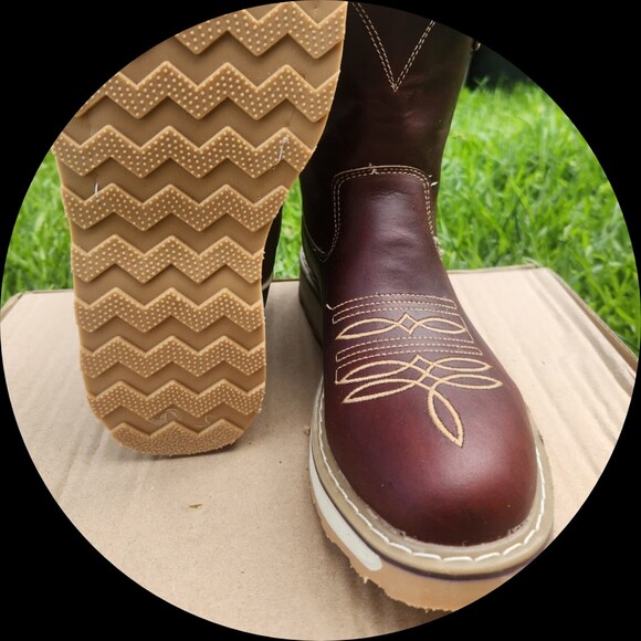 Poshmark profile picture for @yanose
